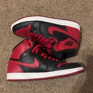 Nike Men's 2013 Bred Jordan 1
